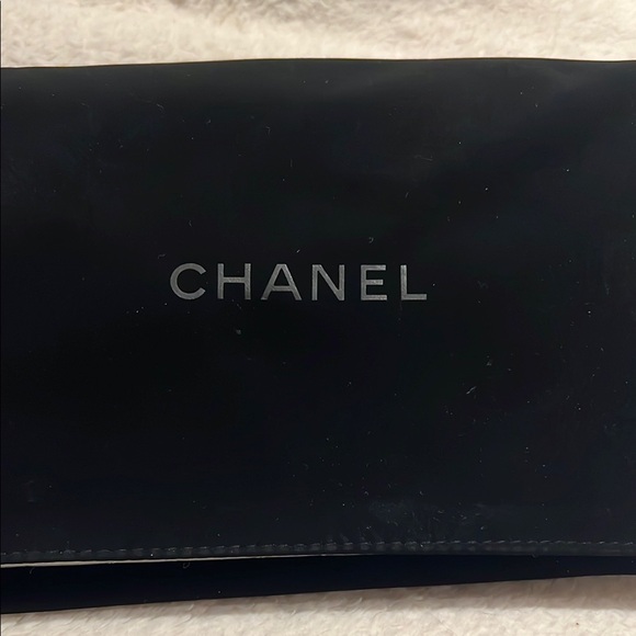 Chanel Silver Quilted Women's Bag - Picture 5 of 5